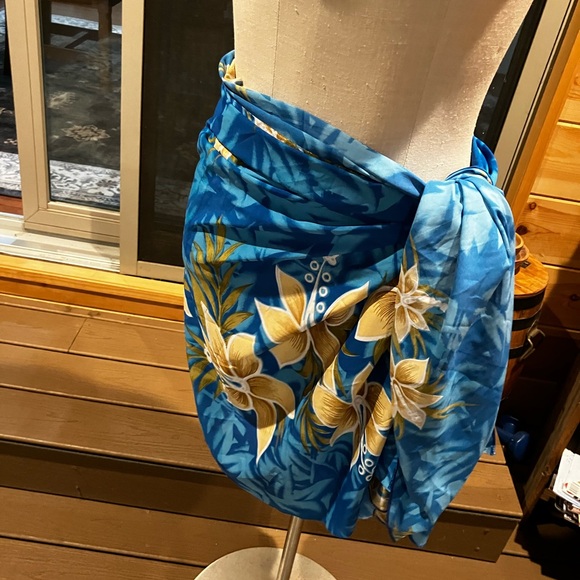 Ladies Sarong Swimsuit Cover Up Hawaiian Print For Summer One Size - Picture 2 of 6